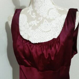 Tahari Arthur S Levine lovely burgundy silk side zipper top size 16